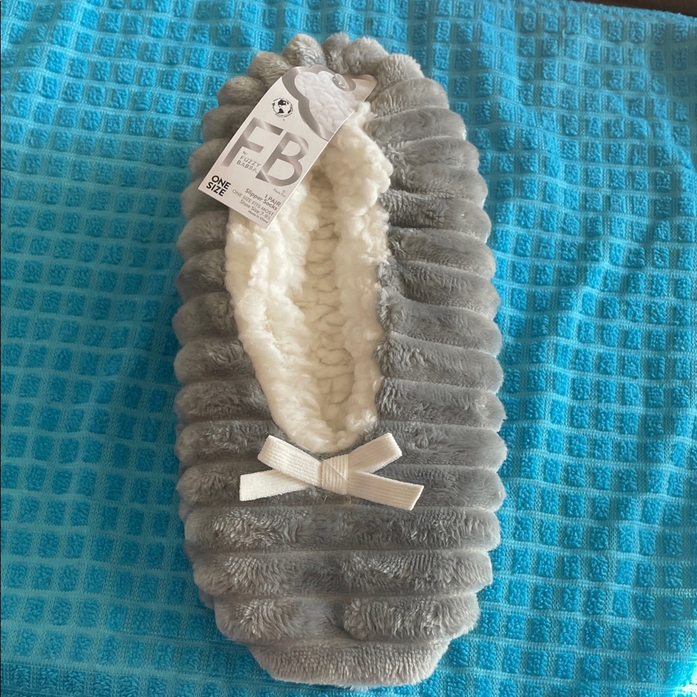 Sephora Gray and White Plush Slipper Socks